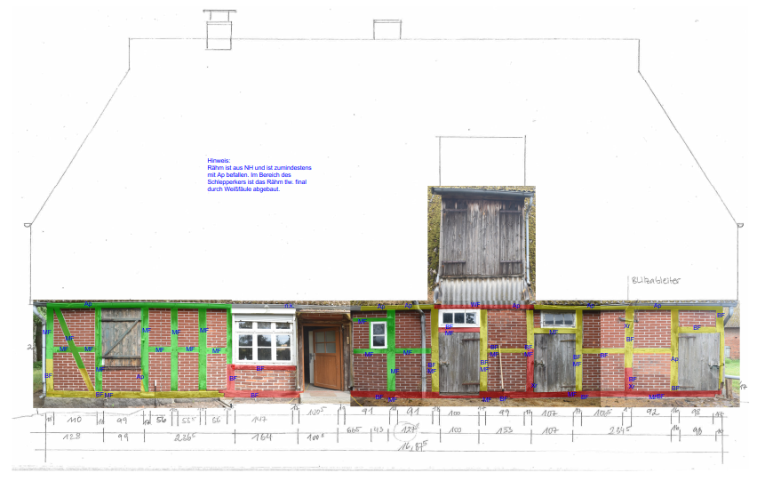 Kartierung einer Fachwerkfassade mit farbig markierten Bauteilen und Bema&szlig;ung